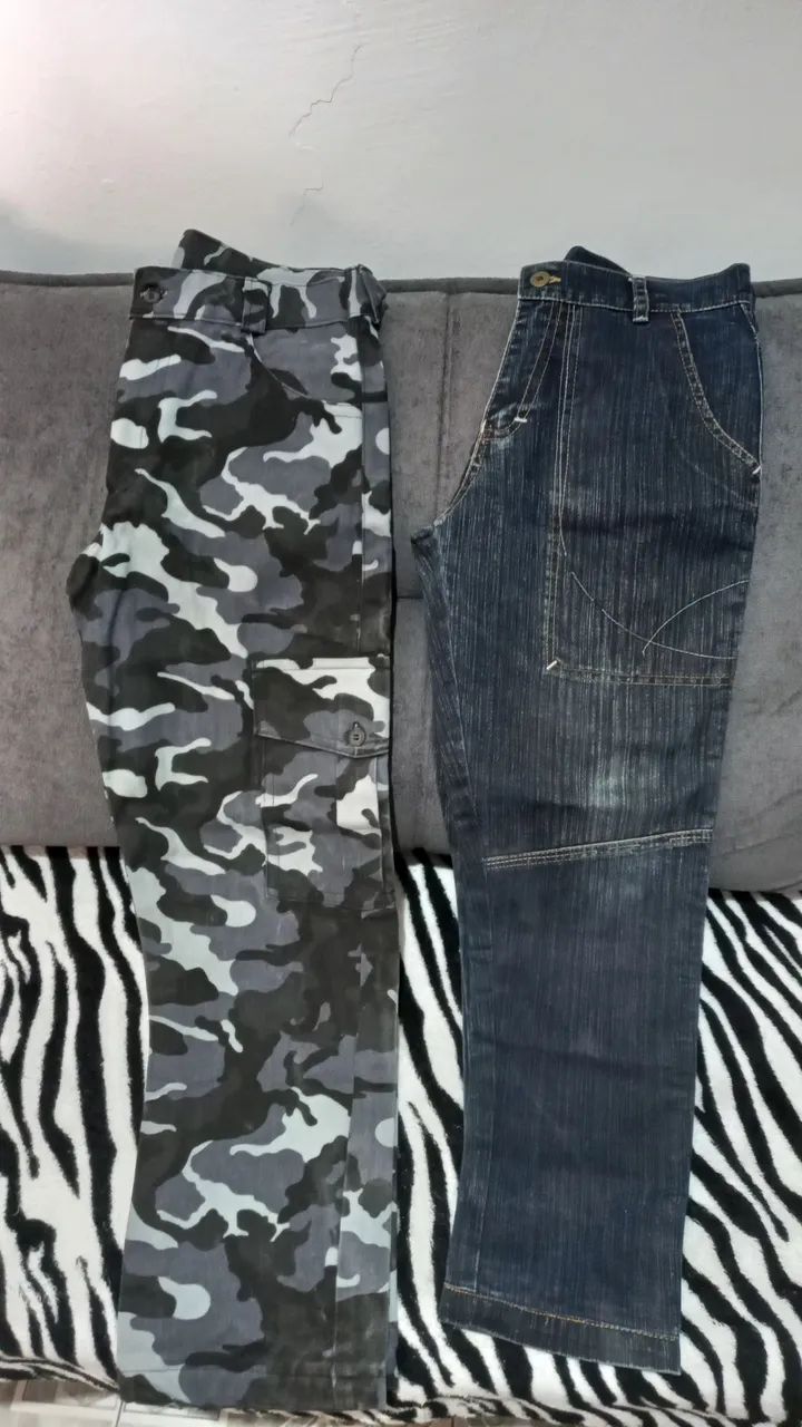 2 calças tamanho  e 3 blusas12 anos - Foto 4