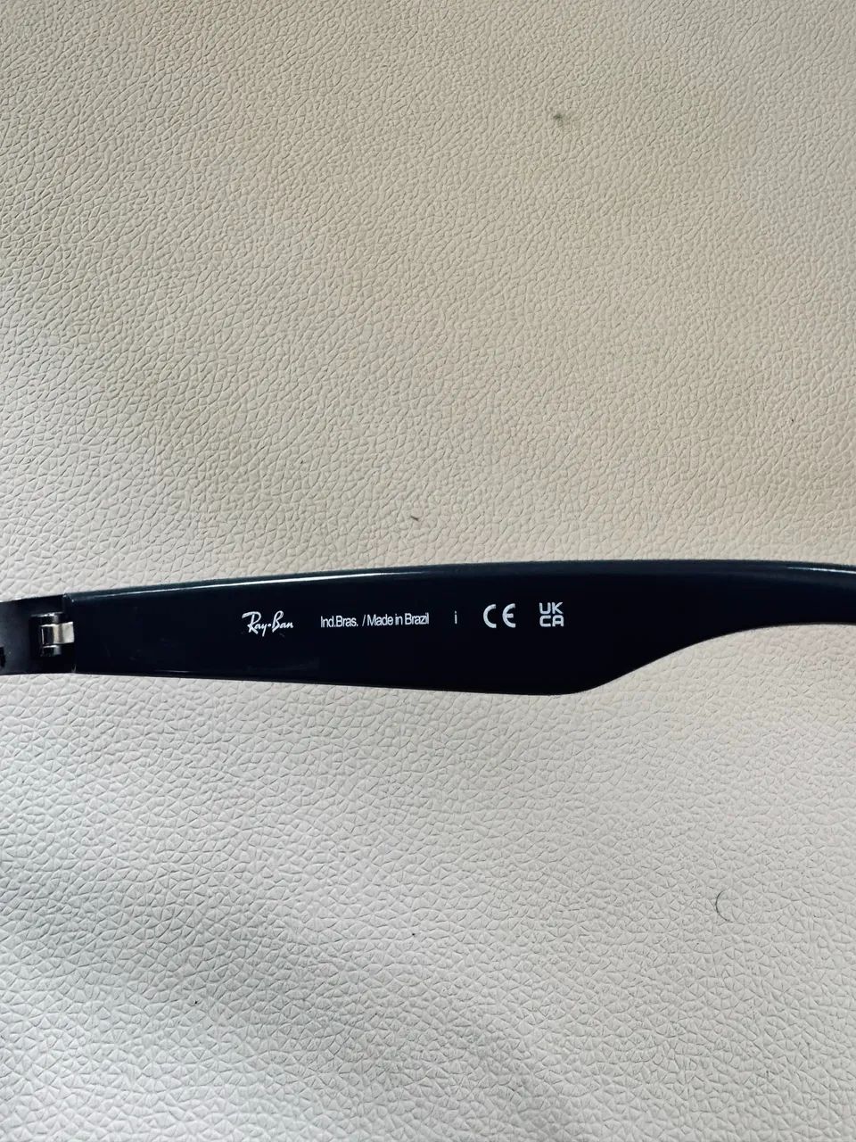 óculos de sol são o modelo Ray-Ban RB3745L, - Foto 2