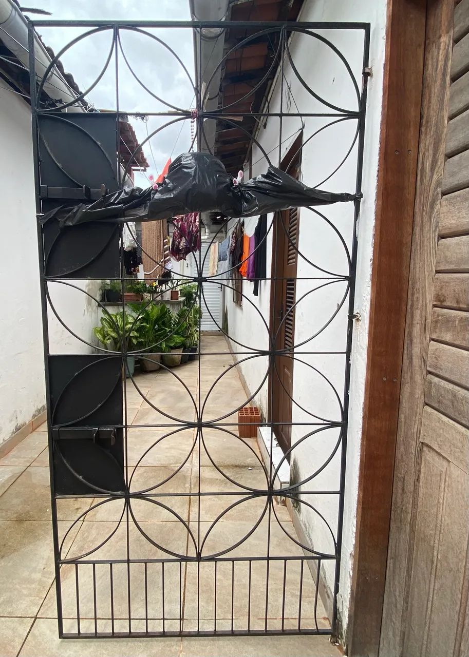 Portão de ferro 442917707486351362