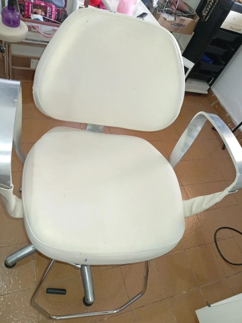 Vende se conjunto de lavatório e cadeira de cabeleireiro  - Foto 2