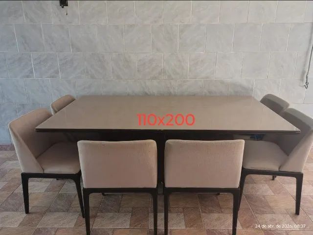 Mesa de jantar tampo de vidro, retangular com 6 poltronas estofadas. - Foto 4