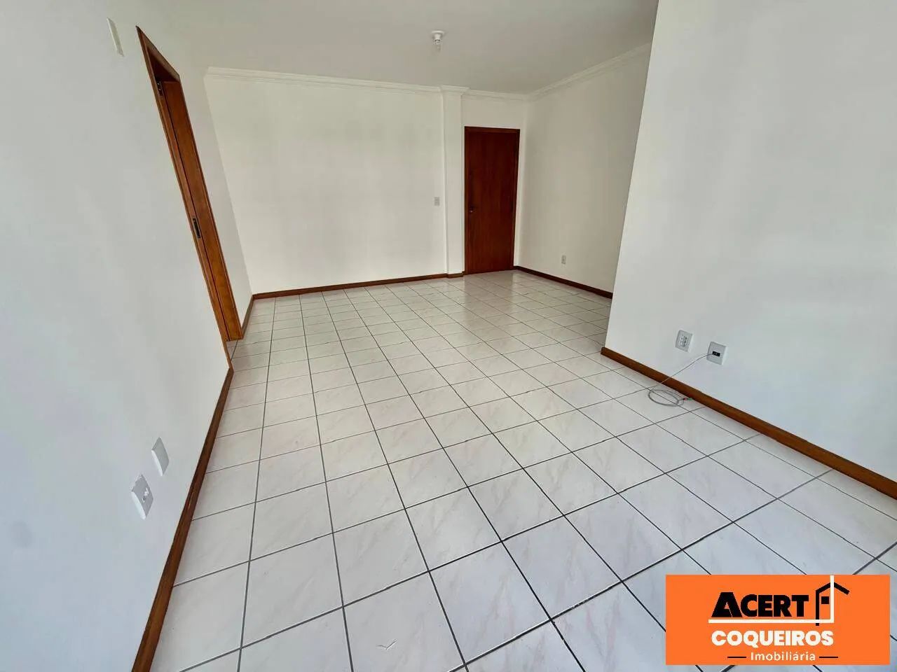 Vende-se Apto 02 dormit(01suíte), garagem e área de lazer no Abraão, Fpolis - Foto 5