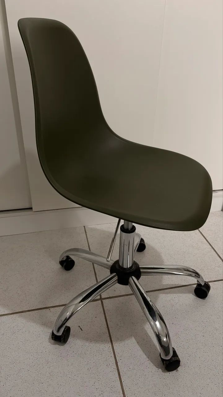 Cadeira eames escritório rodinhas - Foto 3