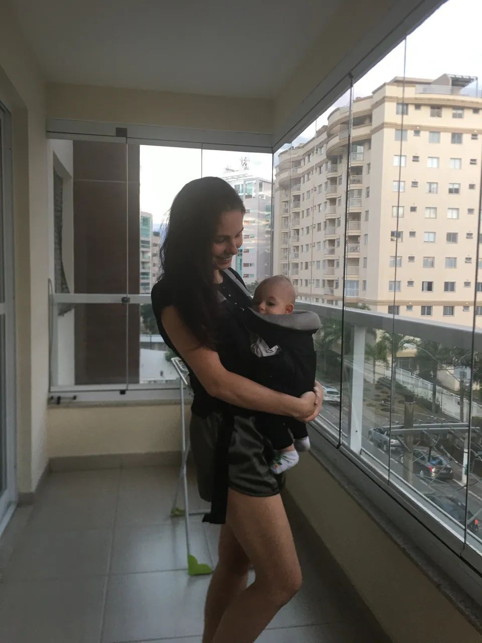 Slinger - Canguru para bebê  - Foto 2