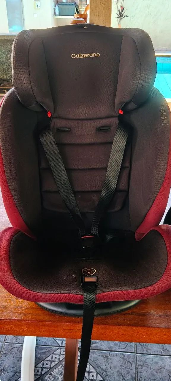 Cadeirinha com isofix e rotação 