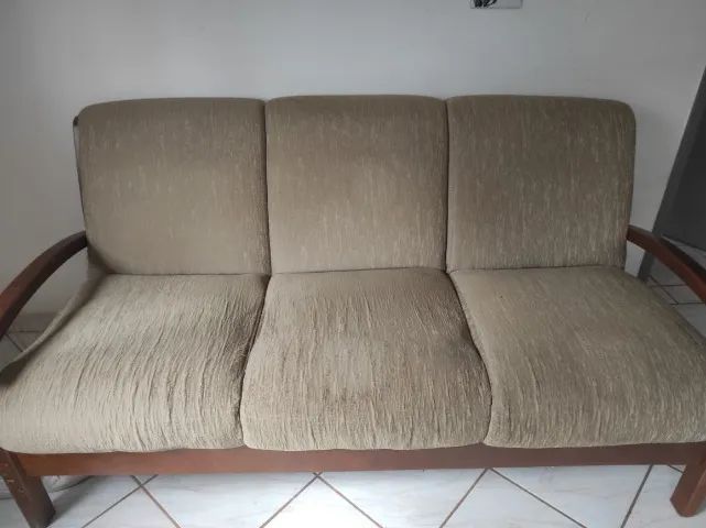 Sofá 3 lugares em madeira maciça - Foto 5