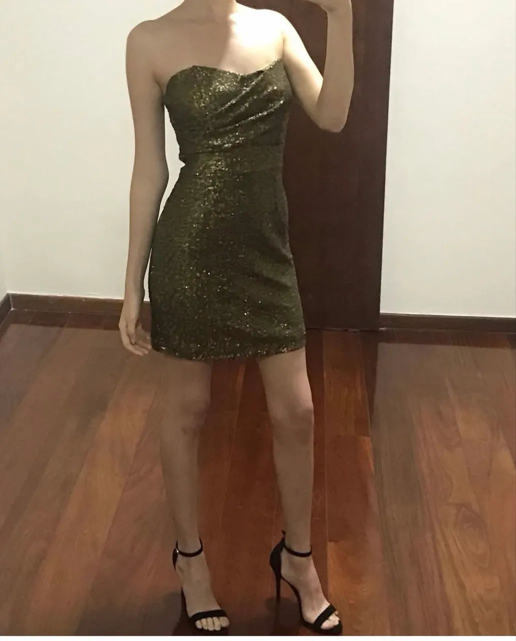 Vestido de paetês dourado  - Foto 2