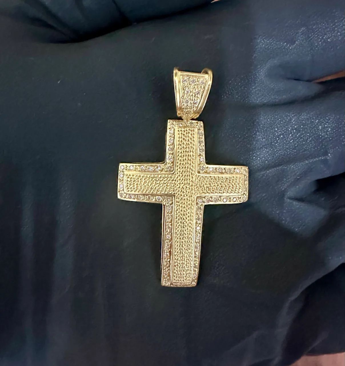 Crucifixo em ouro 18k 