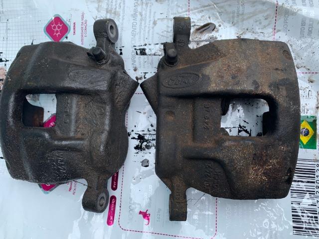 Pinça de freio dianteira ford transit original cada 350 reais