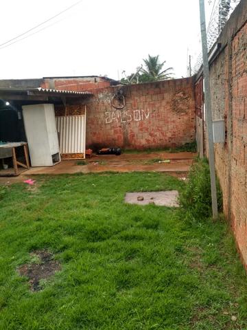 Lote com barracos - Foto 2