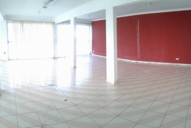 Aluga-se sobrado comercial no Capão da Imbuia - Foto 9