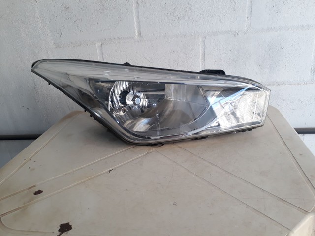 Farol direito hb20 cromado