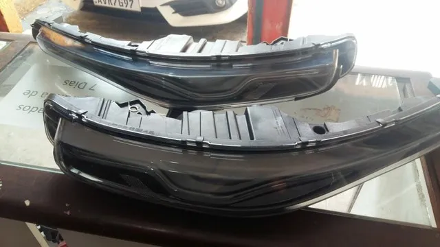 Farol fiat toro