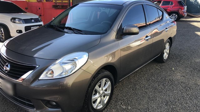 NISSAN VERSA SL 1.6 FLEX 2014