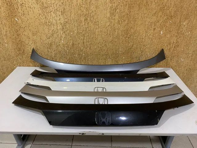 Aplique / Moldura da tampa traseira HRV / HR-V 2015/2016/2017/2018/2019/2020/2021