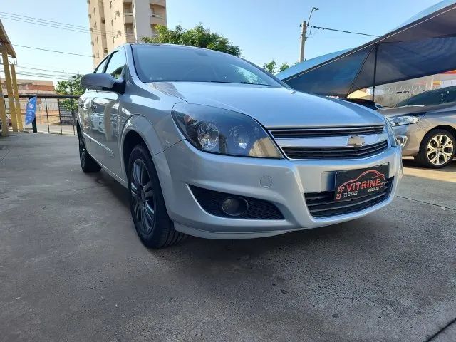 CORSA HATCH 2010 - Vitrine Veículos