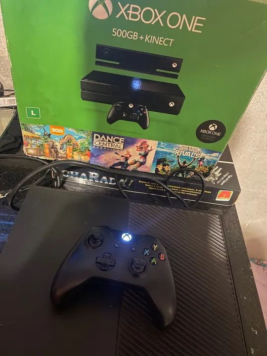 Xbox One original outlets 500gb with 14 games