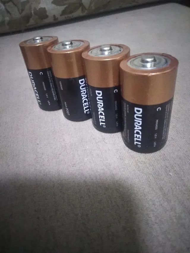 4 pilhas duracell médias novas!!!