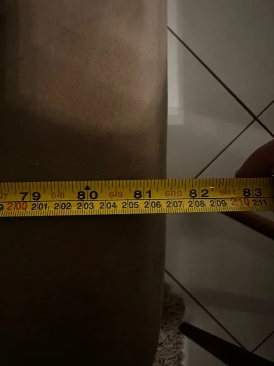 Sofa Poltrona retrátil em Veludo Marrom - Foto 2