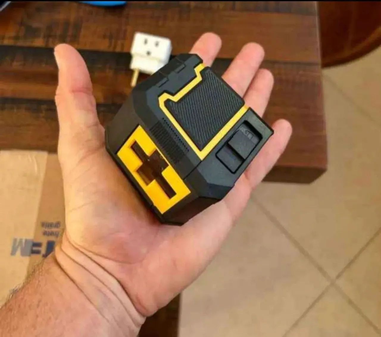 Promoção Nível a laser Hilda 2 Linhas verdes com nivelamento automático. - Foto 4