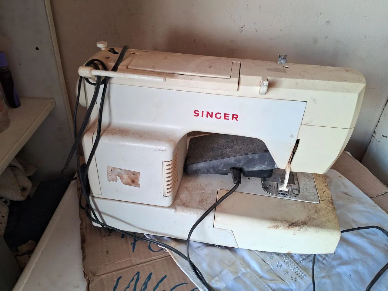 Máquina de Costura Singer