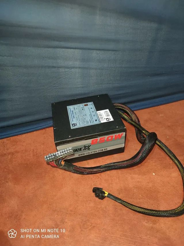 Fonte de 850w usada, preço negociável 
