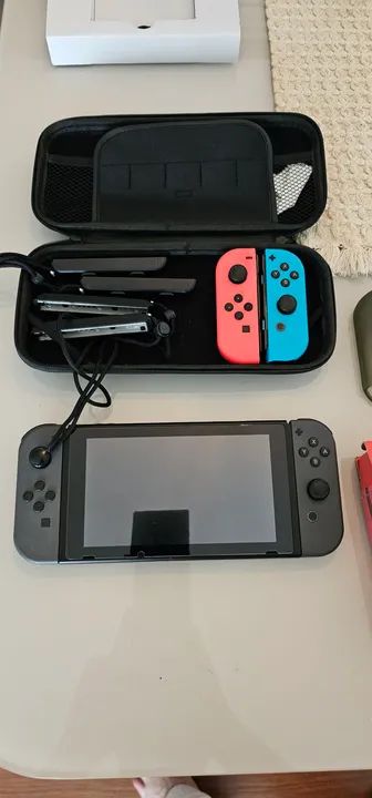 Nintendo Switch 2 + Controles Extra + Fifa 18 + Acessórios