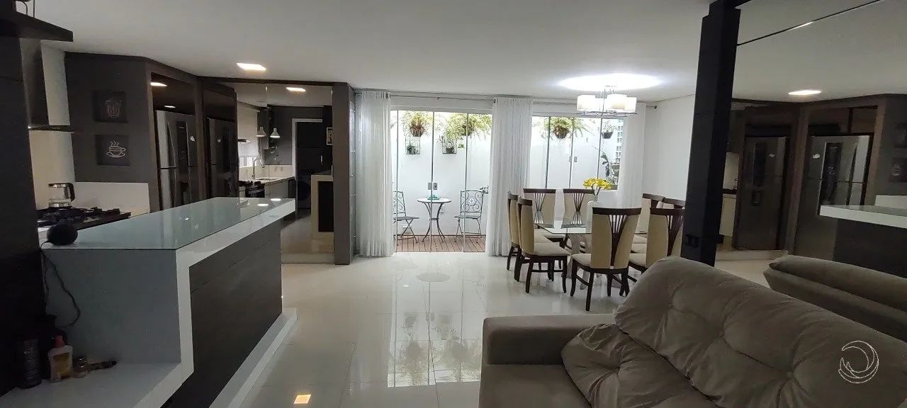 CASA RESIDENCIAL COM VIABILIDADE COMERCIAL