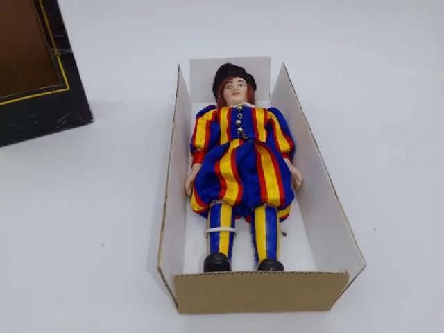 Boneco Porcelana Coleção Roma Itália Revista Anos 90 - 20 Cm - Foto 3