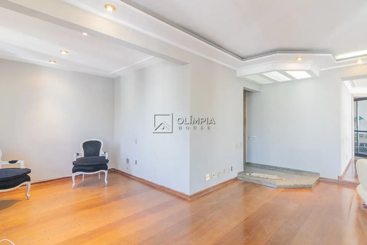 Locação Apartamento 3 Dormitórios - 195 m² Moema