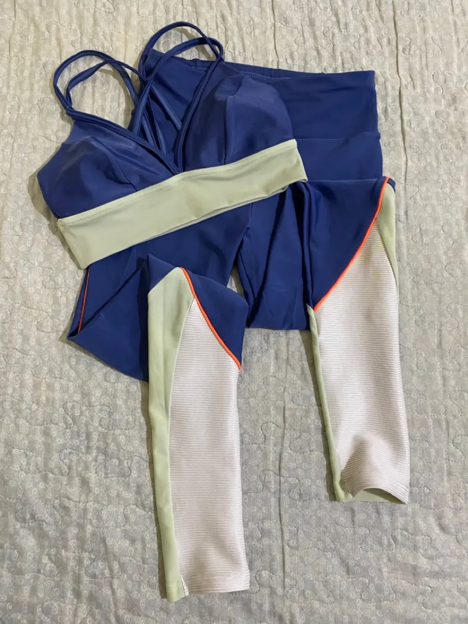Conjunto Fitness Azul Marinho com Detalhes