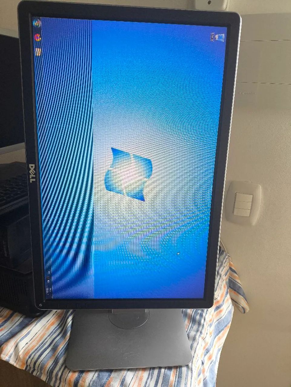 Monitor Dell 19,5 P2016t Led TELA DANIFICADA<br> - Foto 2
