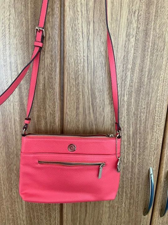 Bolsa de Ombro Rosa, Nova