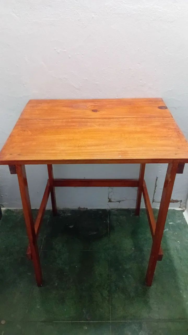 Escrivaninha/Mesa de Madeira 