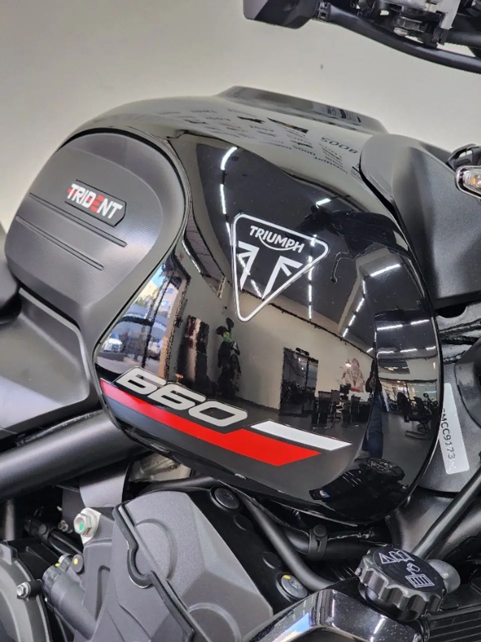 NEW TRIUMPH TRIDENT 660 - Foto 4