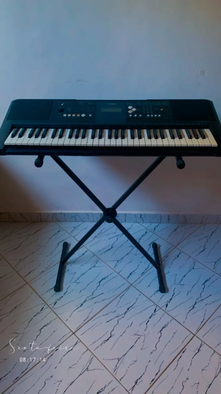 Teclado yamaha psr e333