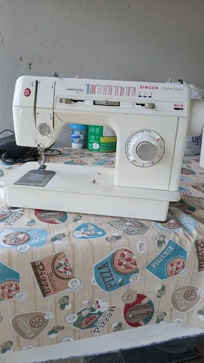 Máquina de Costura Singer Facilita Super