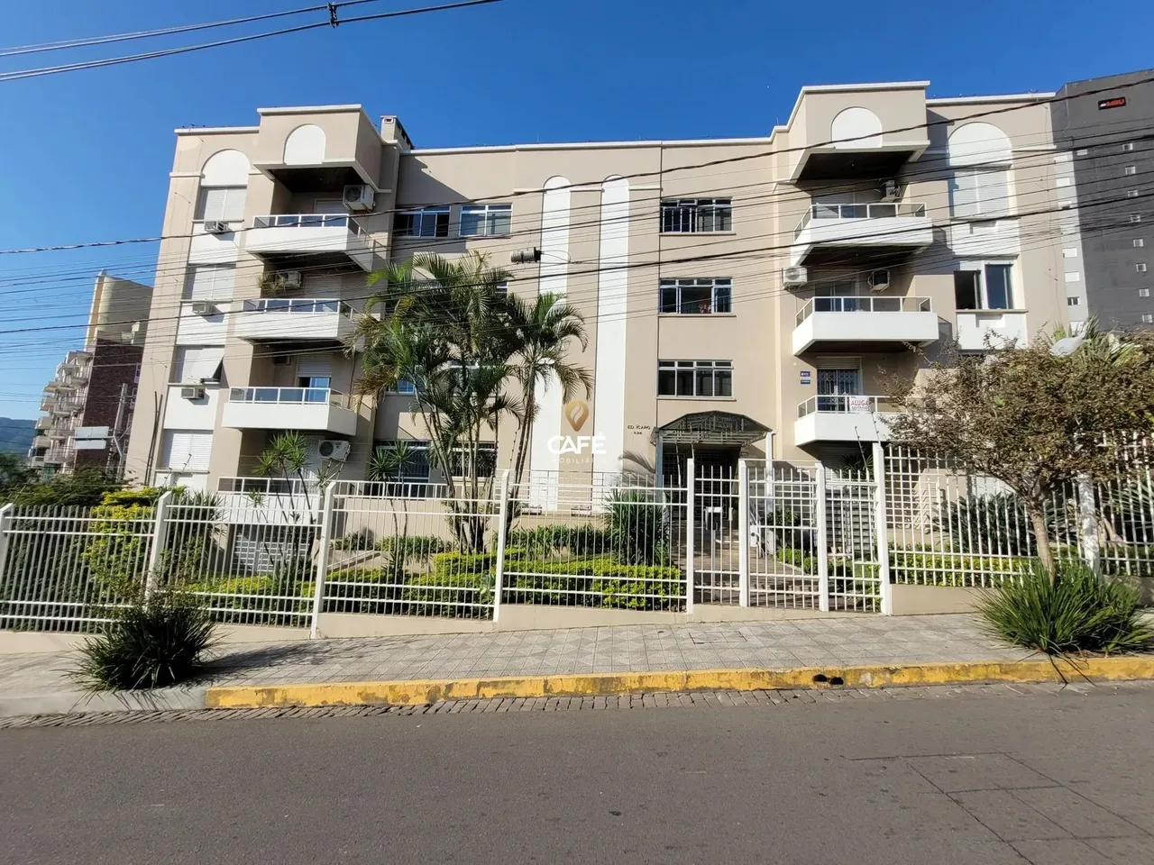 Apartamento 2 Dormitórios, 2 Banheiros, Dep. Empregada, 2 Sacadas, Box Garagem,