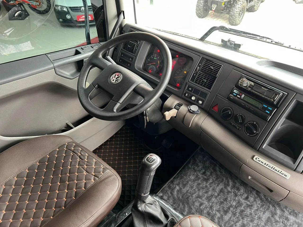  Volkswagen Constellation 24-280 Truck 6x2 Carroceria Frango e Aves  2013 - Foto 12