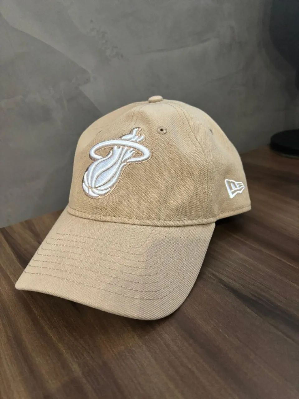 Boné new era miami heat bege (usado poucas vezes) - Foto 3