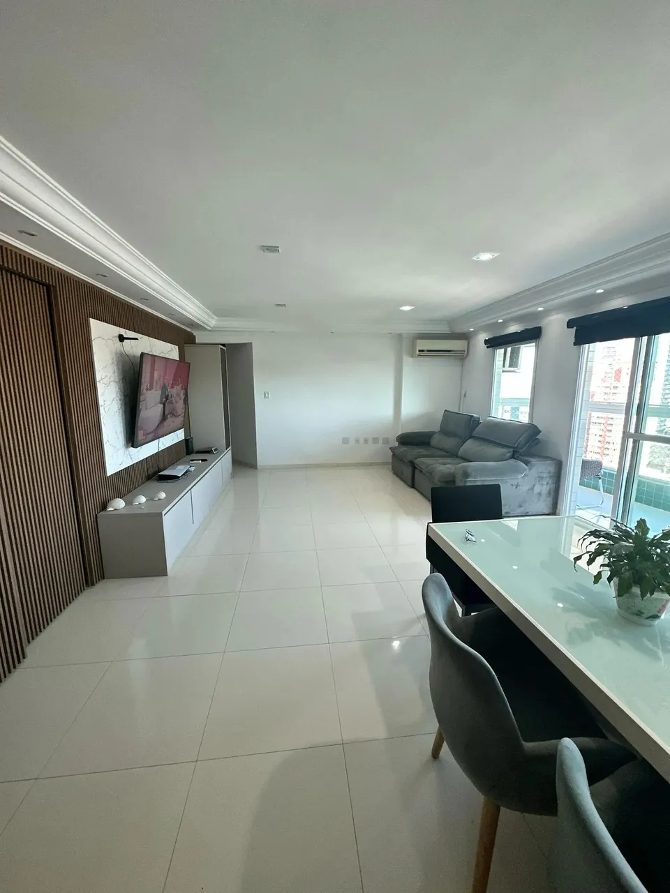 Apartamento de 03 Dormitórios para Alugar no Canto do Forte - Praia Grande - SP