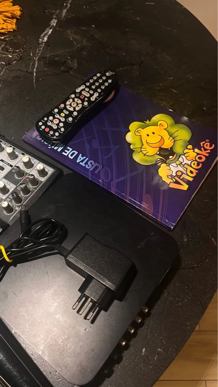 Karaokê Completo Videokê Oficial com 2 Microfones e Mesa de Controle