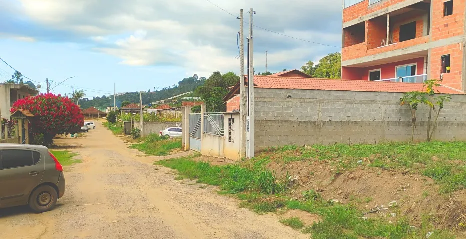 Terreno no Caxixe em Venda Nova do Imigrante - Lote de 300m² - Área Limpa