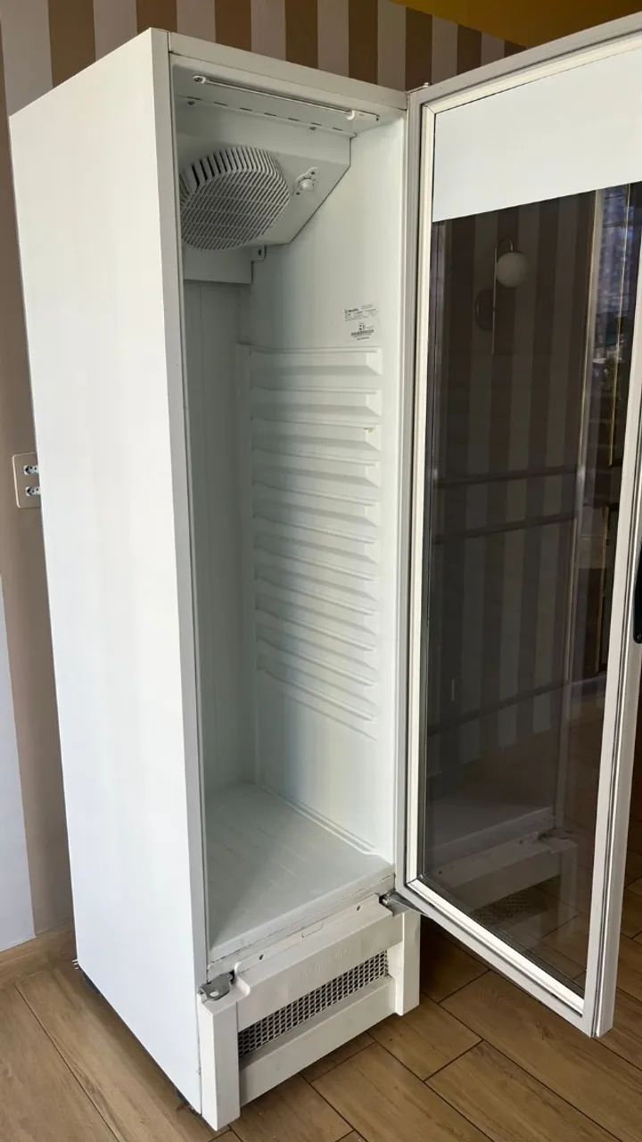 Geladeira Expositora Metalfrio 326L - Geladeiras e Freezers