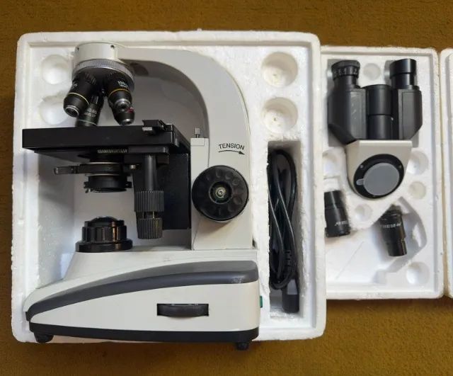 Microscópio Óptico