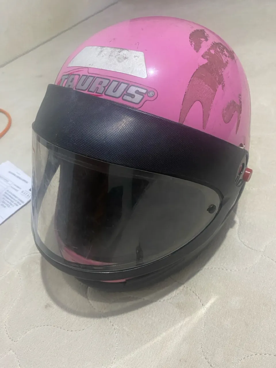 Capacete Rosa Taurus