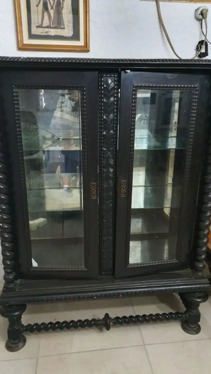 Cristaleira de madeira maciça - Foto 3
