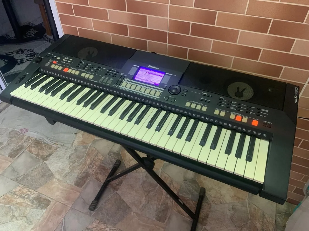 Teclado Yamaha PSR-S550
