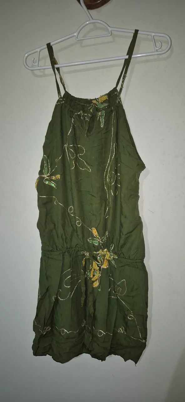 Vestido verde com detalhes dourados - Foto 5