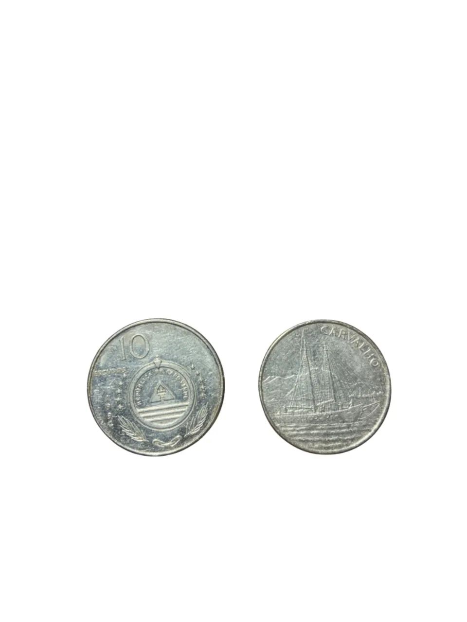 Uma Nota de 200 Escudos e Duas Moedas de Cabo Verde - Foto 4